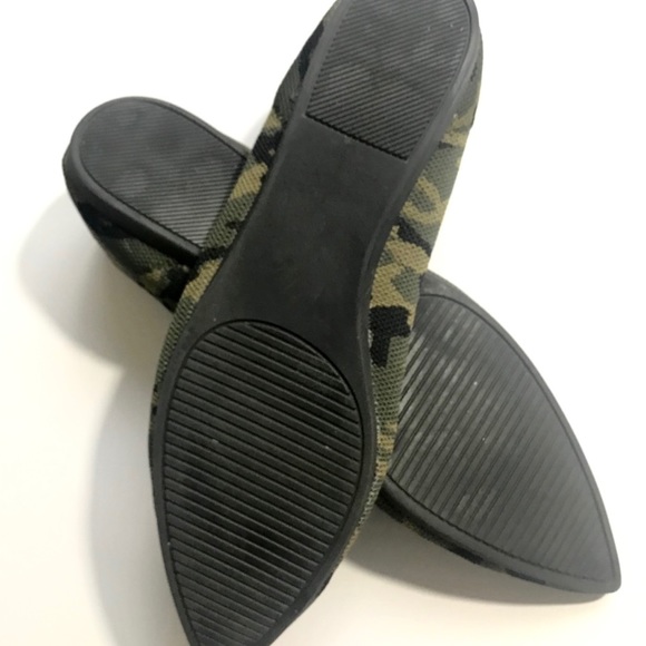 Steve Madden Ryland Flats - Picture 3 of 5